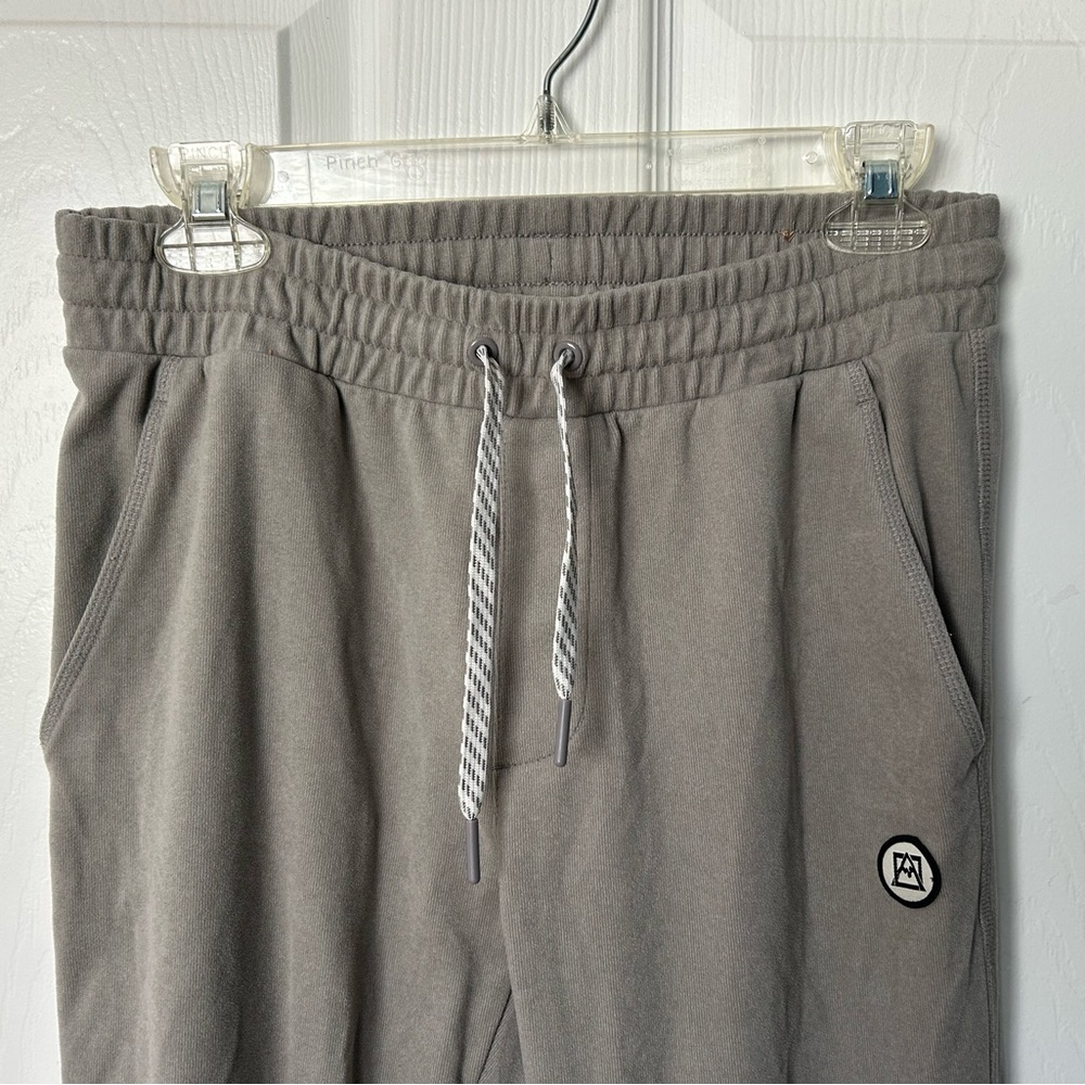 Avalanche Men’s Grey Super Soft Lightweight Jogger Sweatpants Size Small